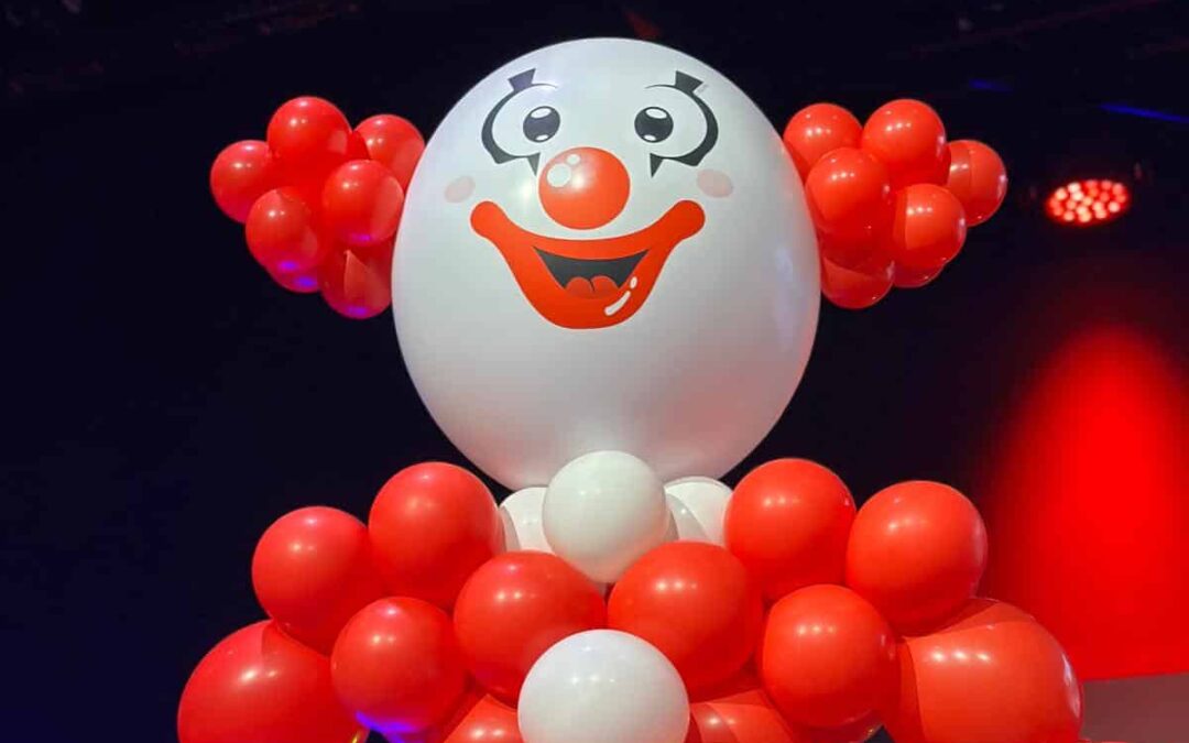 Die Fer­kel­bande bei der Kinderkarnevalssitzung